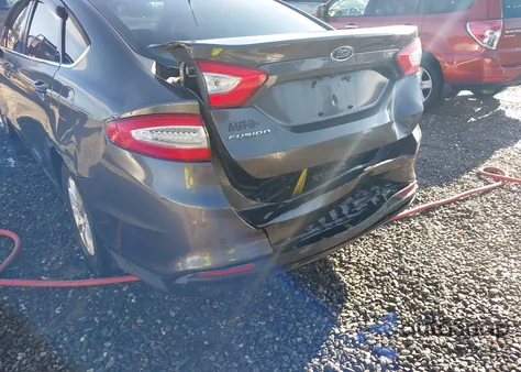 2016 Ford Fusion S z USA, uszkodzony, nr VIN 3FA6P0G70GR375251